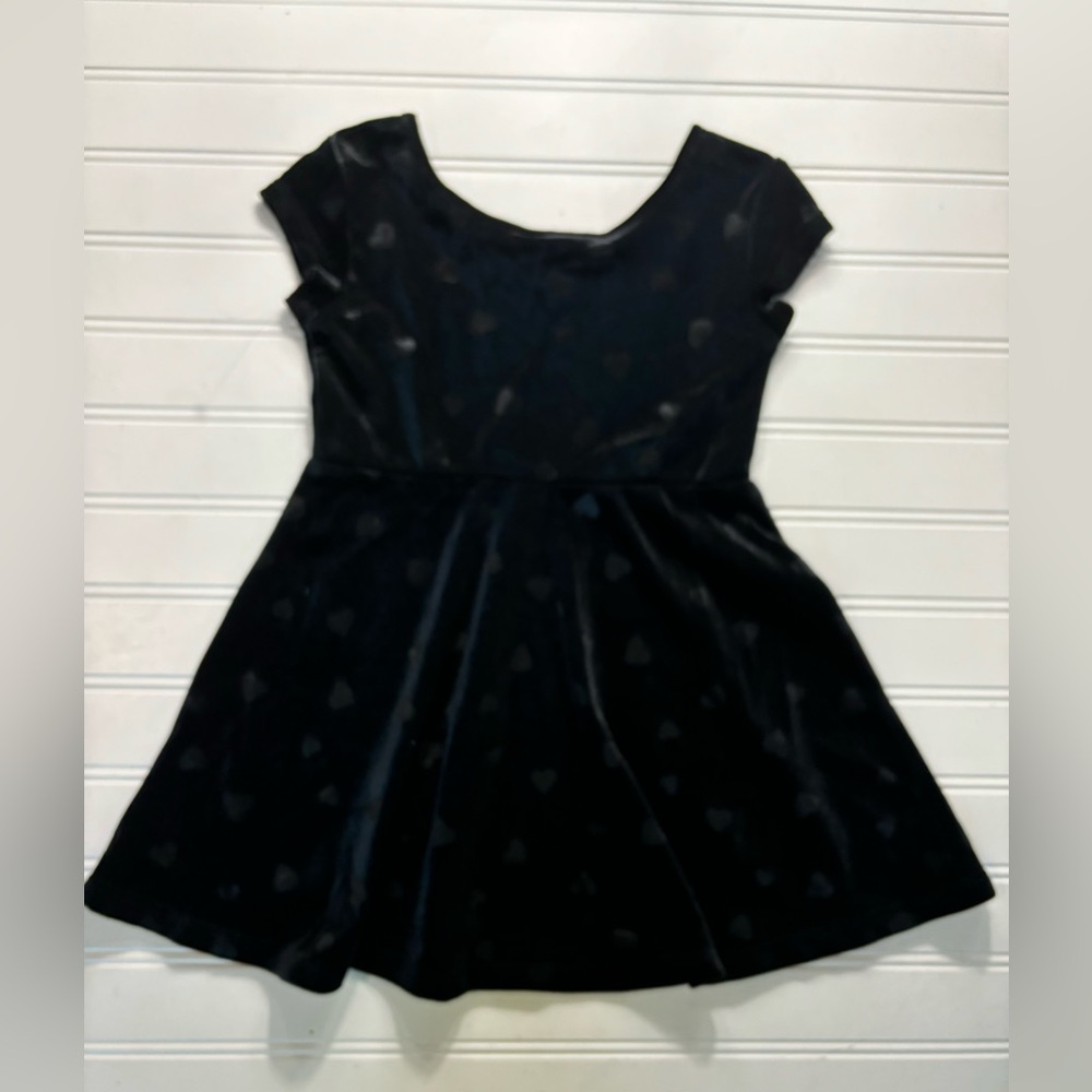 Girls Stretchy Velvety Black Heart Dress Short Sleeved 3T, 4T, 5T Available New - Picture 2 of 5